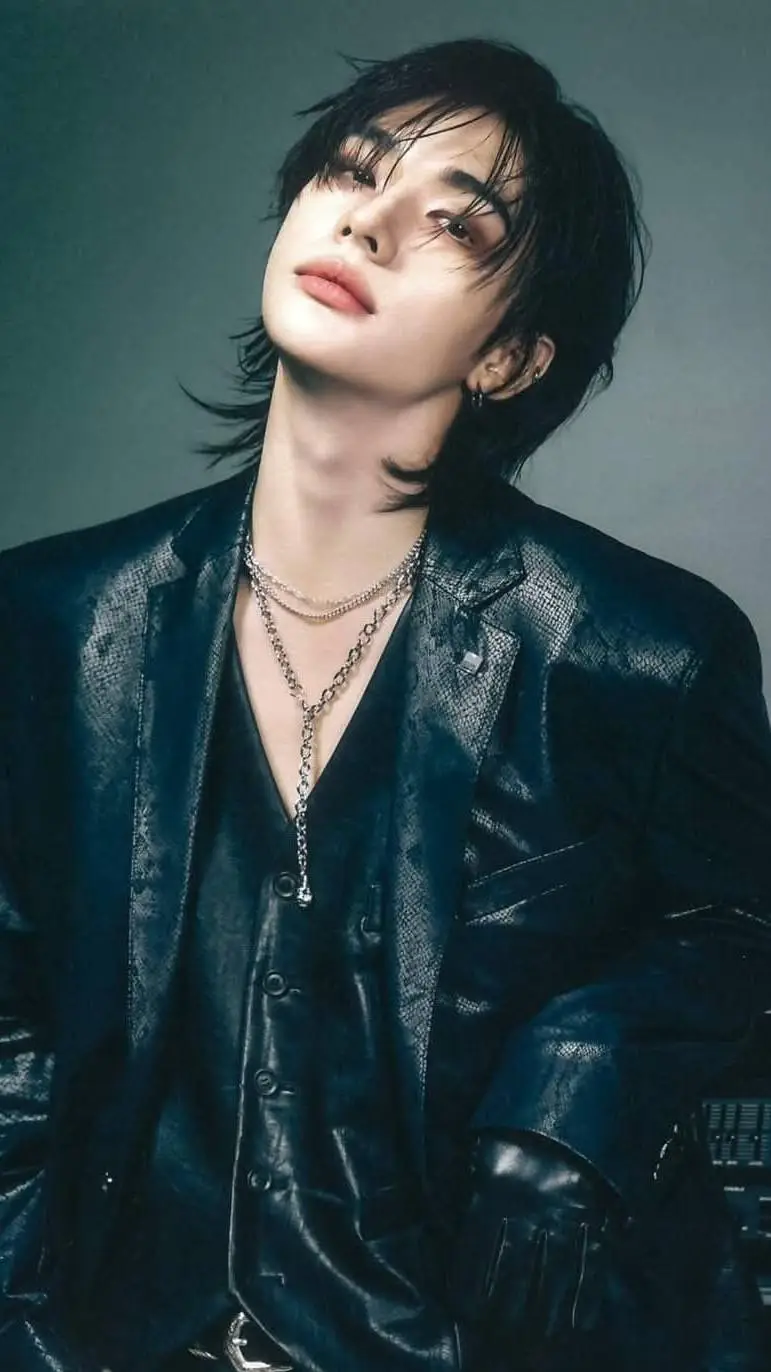 ai character: hyunjin background