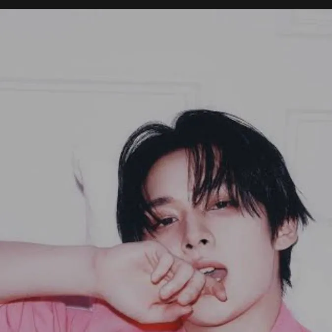 chat with ai character: Leeknow!