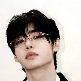 chat with ai character: Sunghoon!