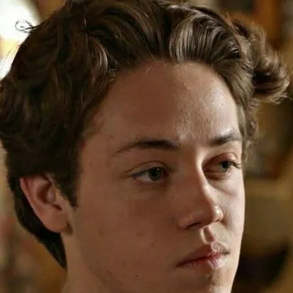 chat with ai character: Carl gallagher