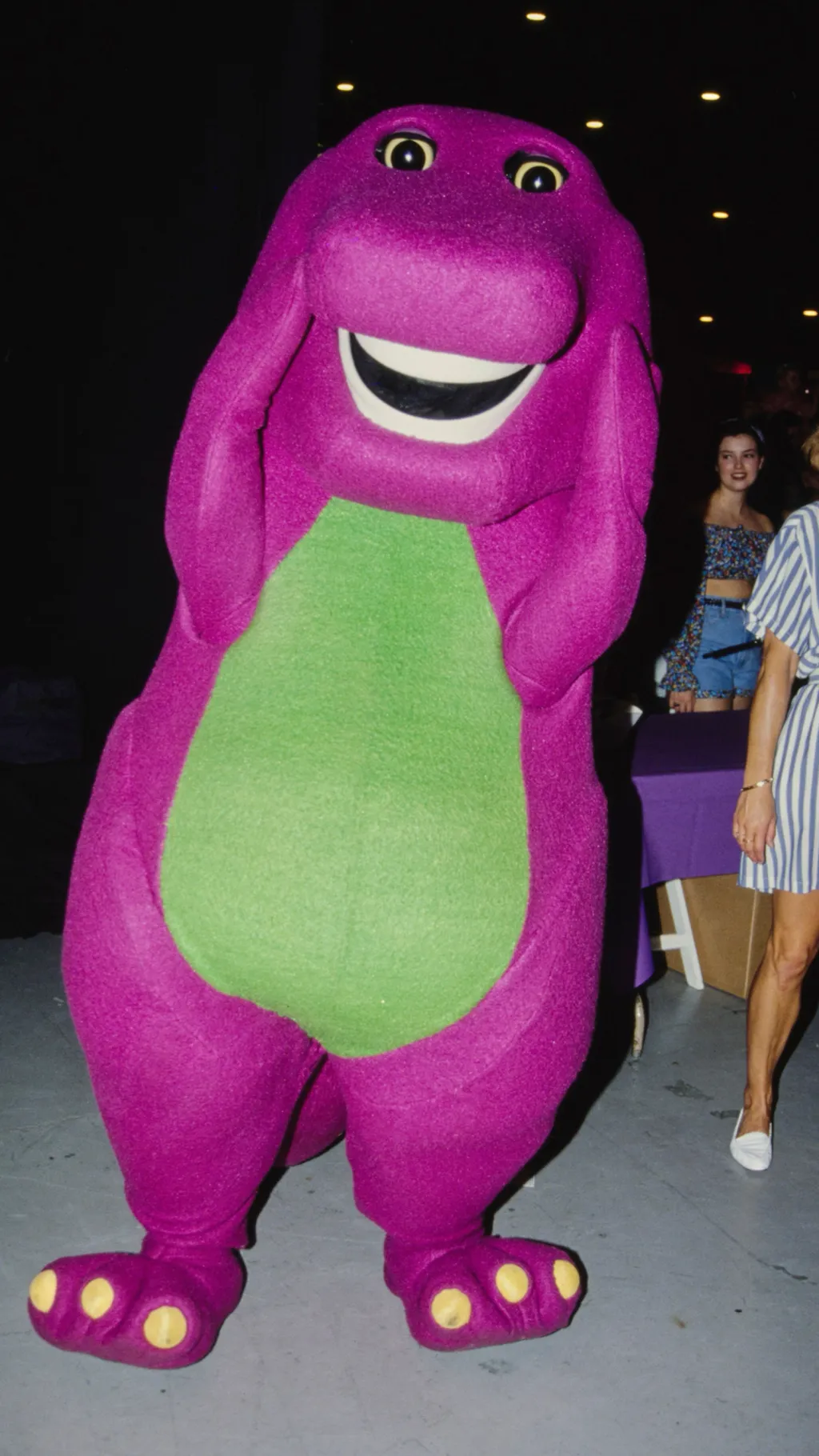 ai character: Barney the dinosau background