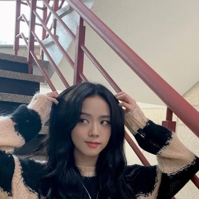 chat with ai character: Skz concert