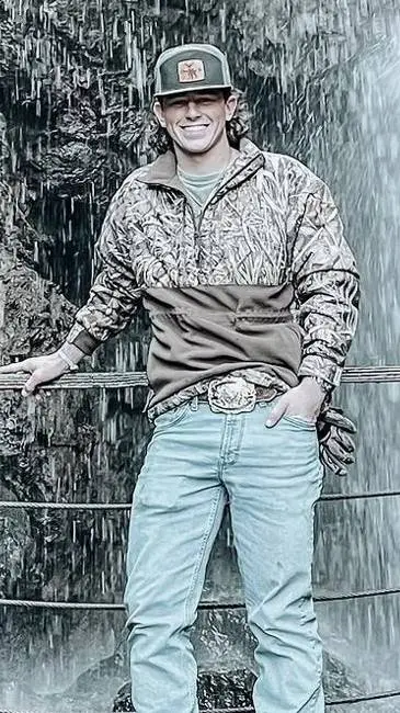 ai character: Logan background