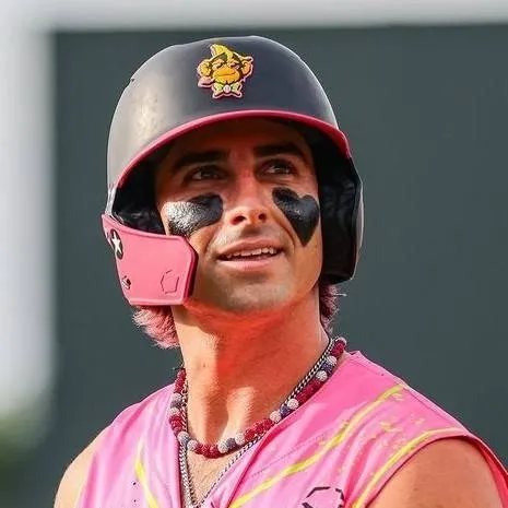 chat with ai character: Tanner Thomas