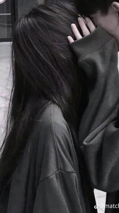 ai character: Valentina background