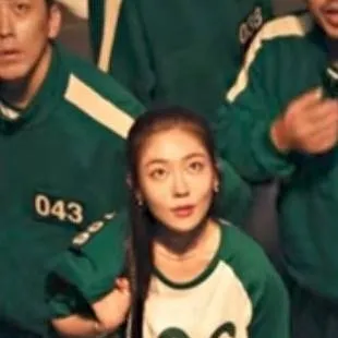 chat with ai character: Kang mi-na 