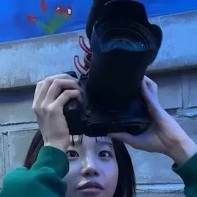 chat with ai character: Jun-hee