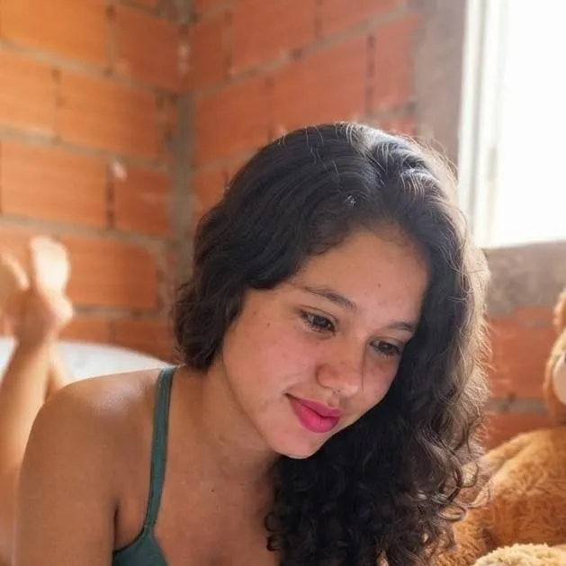 chat with ai character: Luisa