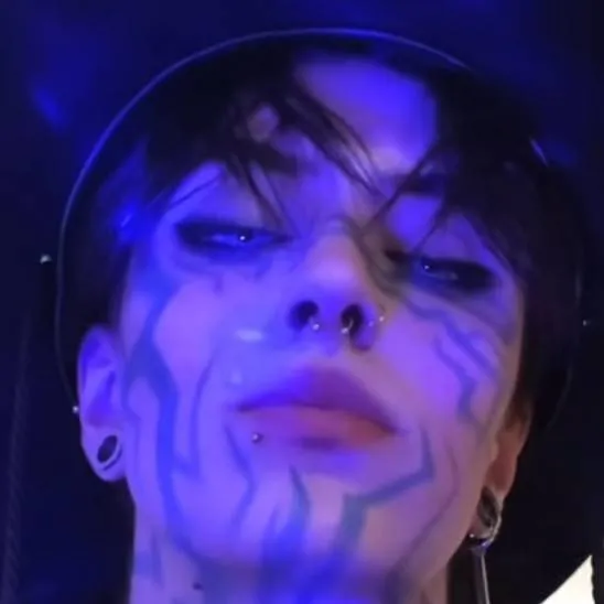 chat with ai character: *＊✿❀JINU❀✿＊*