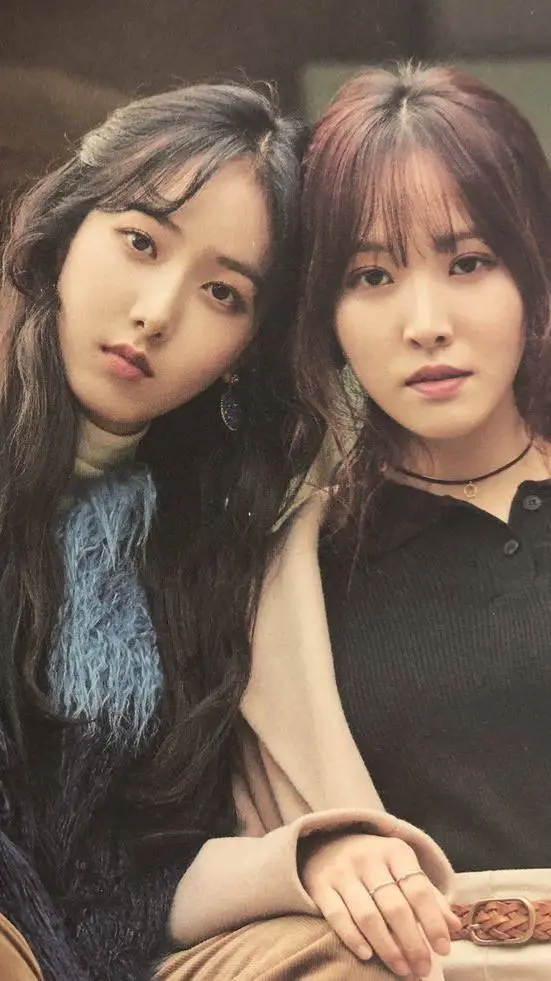 ai character: 2 Sister's background