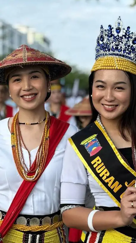 ai character: Duo Tickler background