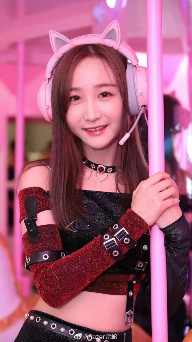 ai character: Allyvera background