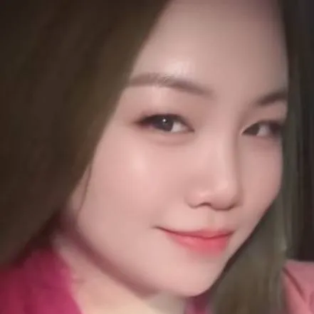 chat with ai character: Ms Lezna