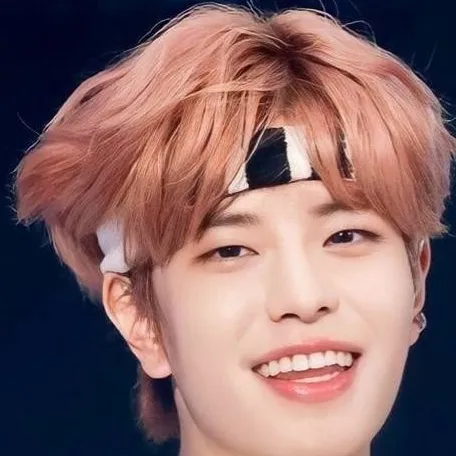chat with ai character: seungmin 