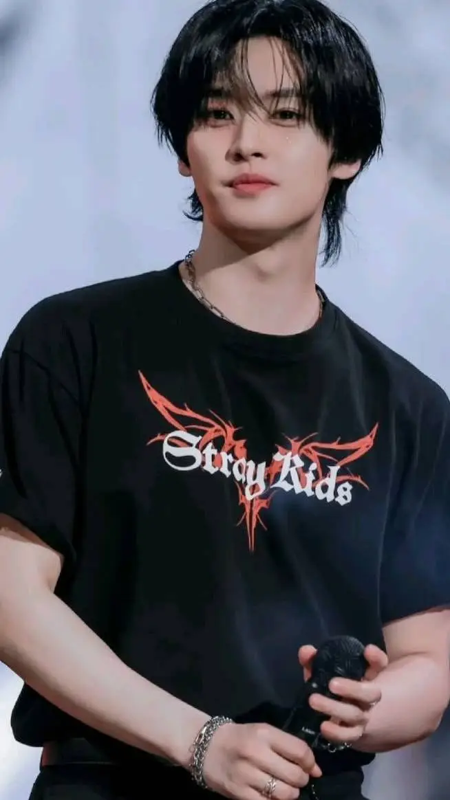 ai character: lee know  background