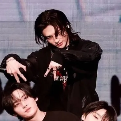 chat with ai character: straykids 