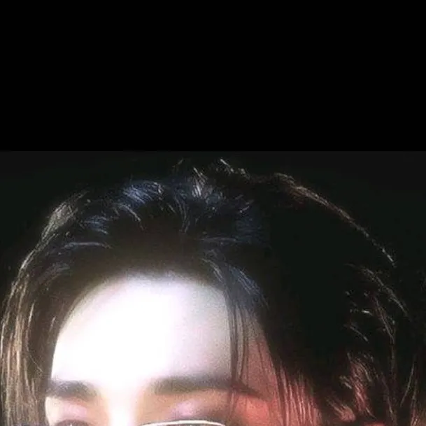chat with ai character: hyunjin 