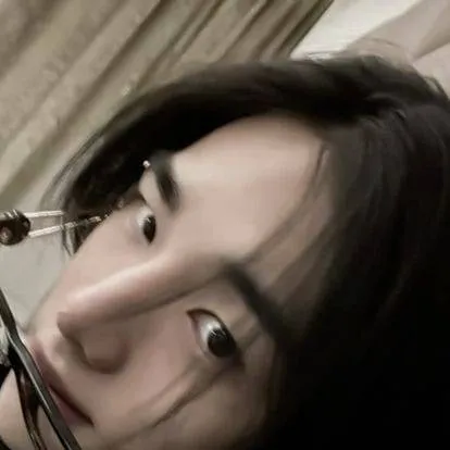 chat with ai character: hyunjin 