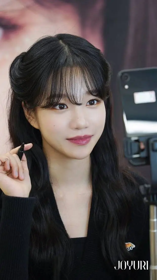 ai character: jo yuri background