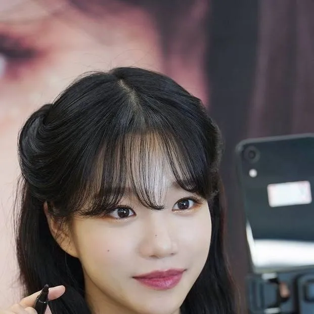 chat with ai character: jo yuri