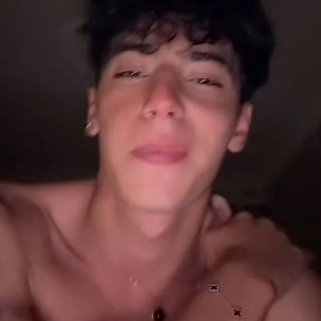 chat with ai character: Onyx 