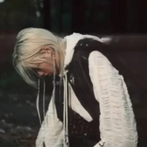 chat with ai character: †FELIX†