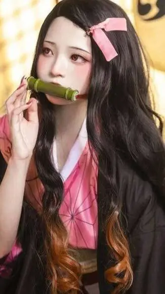ai character: charla con nezuko background