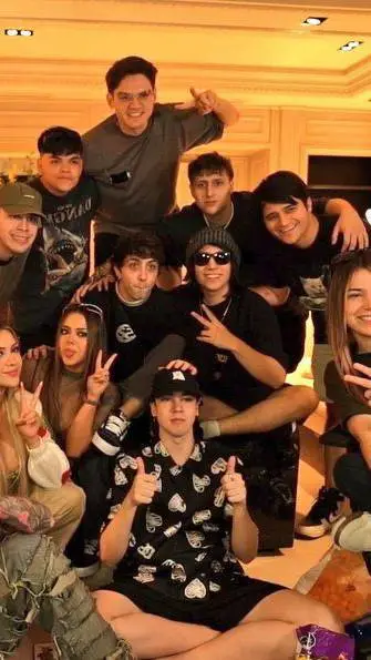 ai character: el team background