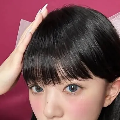 chat with ai character: súper illit