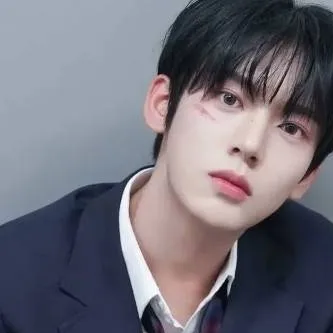 chat with ai character: Han yu-jin