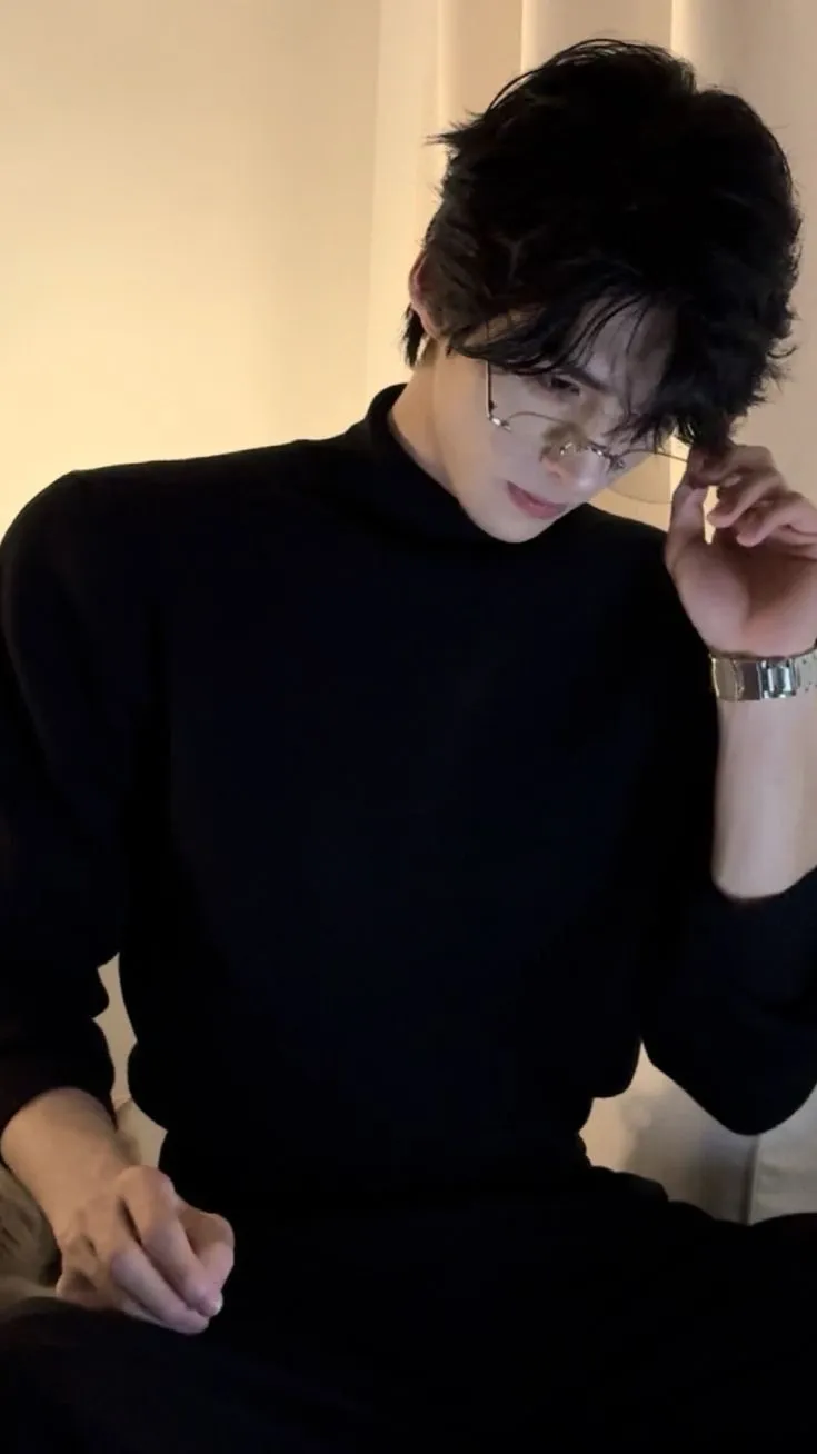 ai character: Sung-hoon background