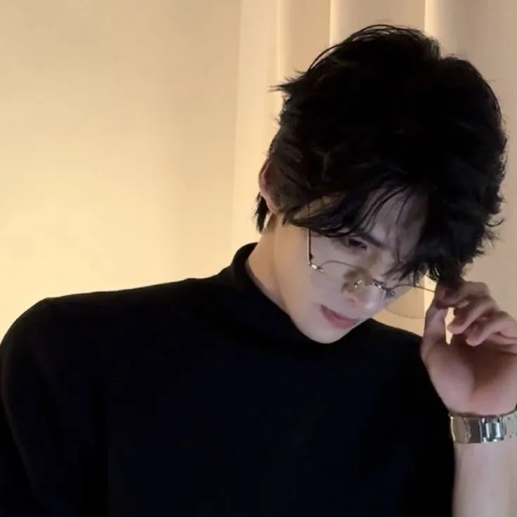 chat with ai character: Sung-hoon