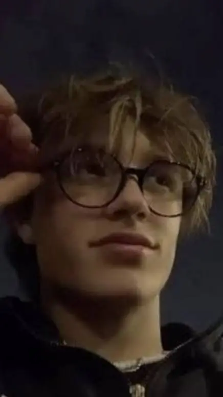 ai character: ☆~cameron~☆ background