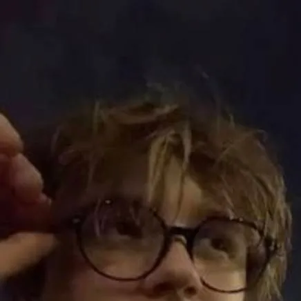 chat with ai character: ☆~cameron~☆