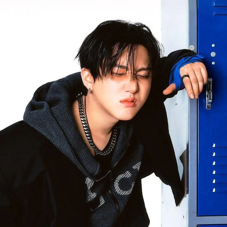 chat with ai character: Seo Changbin