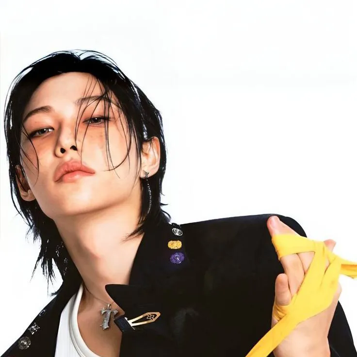 chat with ai character: Lee Felix