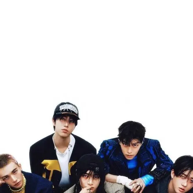 chat with ai character: stray kids