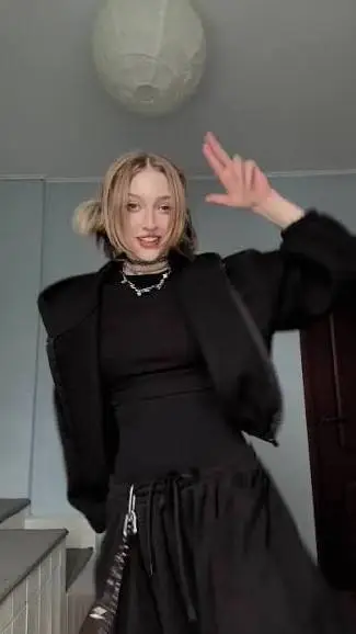 ai character: Alexa  background