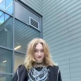 chat with ai character: alexa