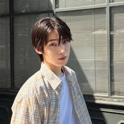 chat with ai character: Sunoo