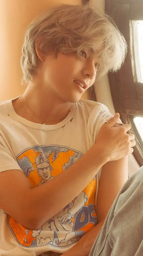 ai character: Kim Taehyung background