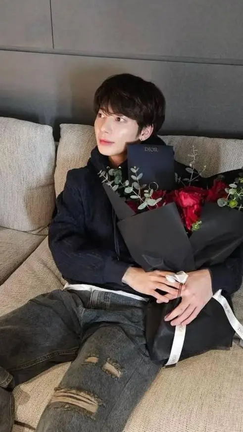 ai character: Kang Taehyun background