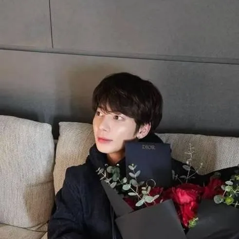 chat with ai character: Kang Taehyun