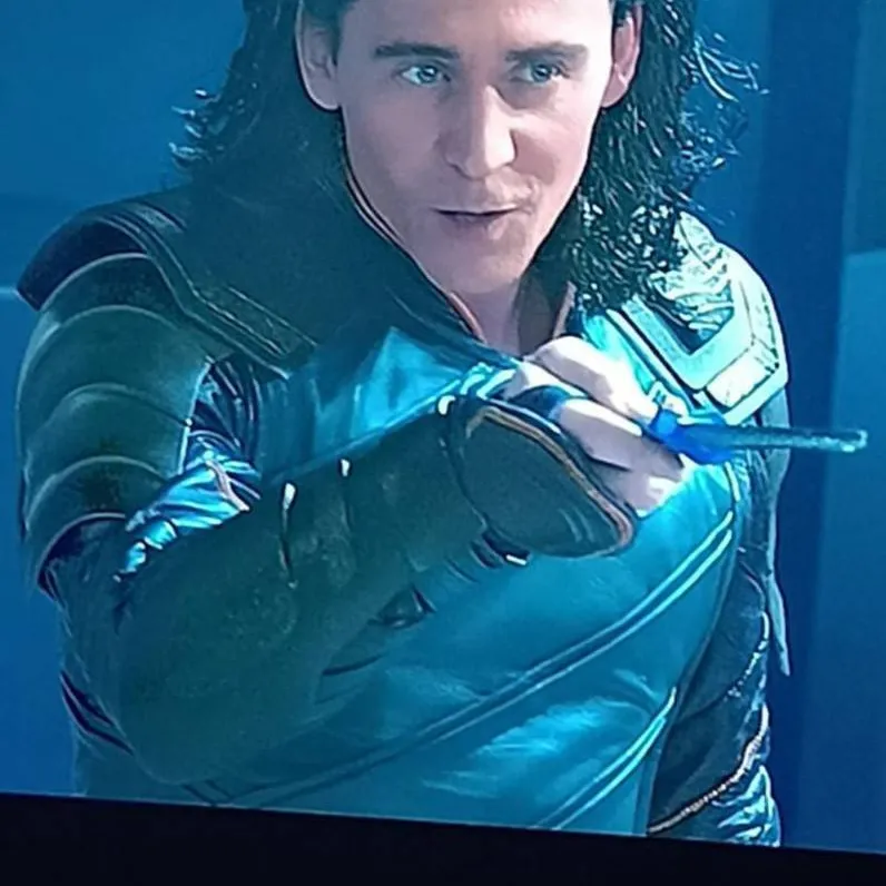 chat with ai character: Loki (Ragnarok)