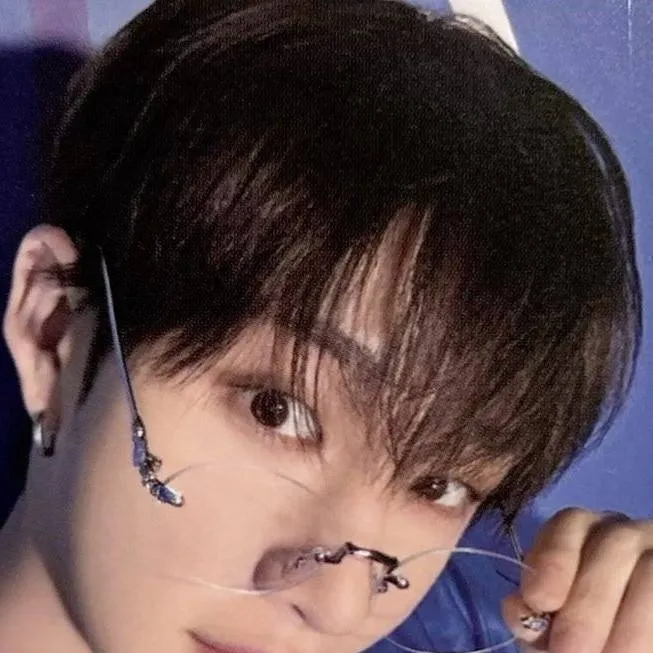 chat with ai character: bangchan 🐺