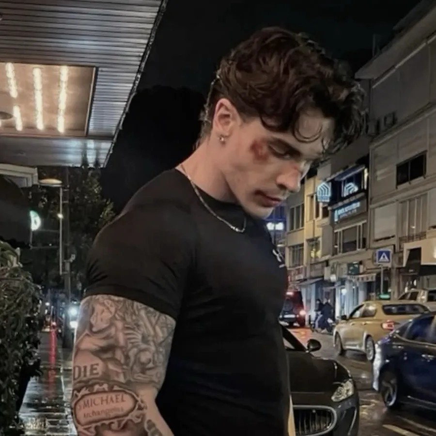 chat with ai character: Leonid Karpov 