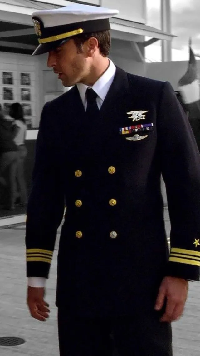 ai character: Steve McGarrett background