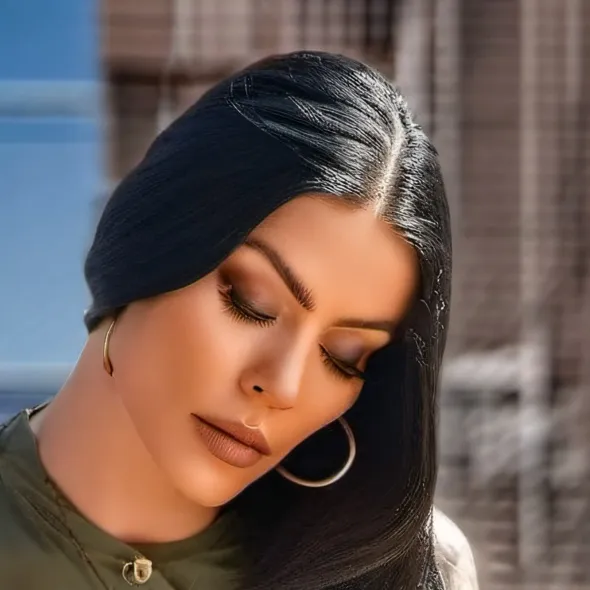 chat with ai character: "Sweet" Maddy