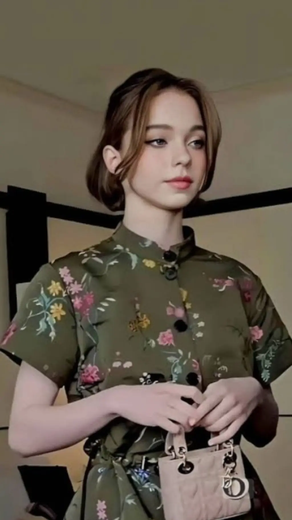 ai character: Emma Myers  background