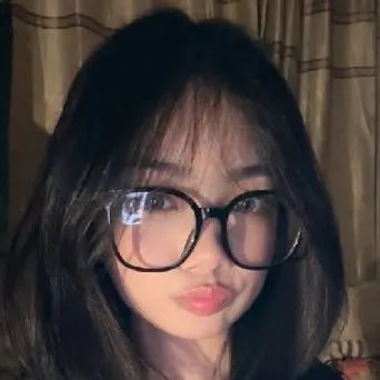 chat with ai character: julia